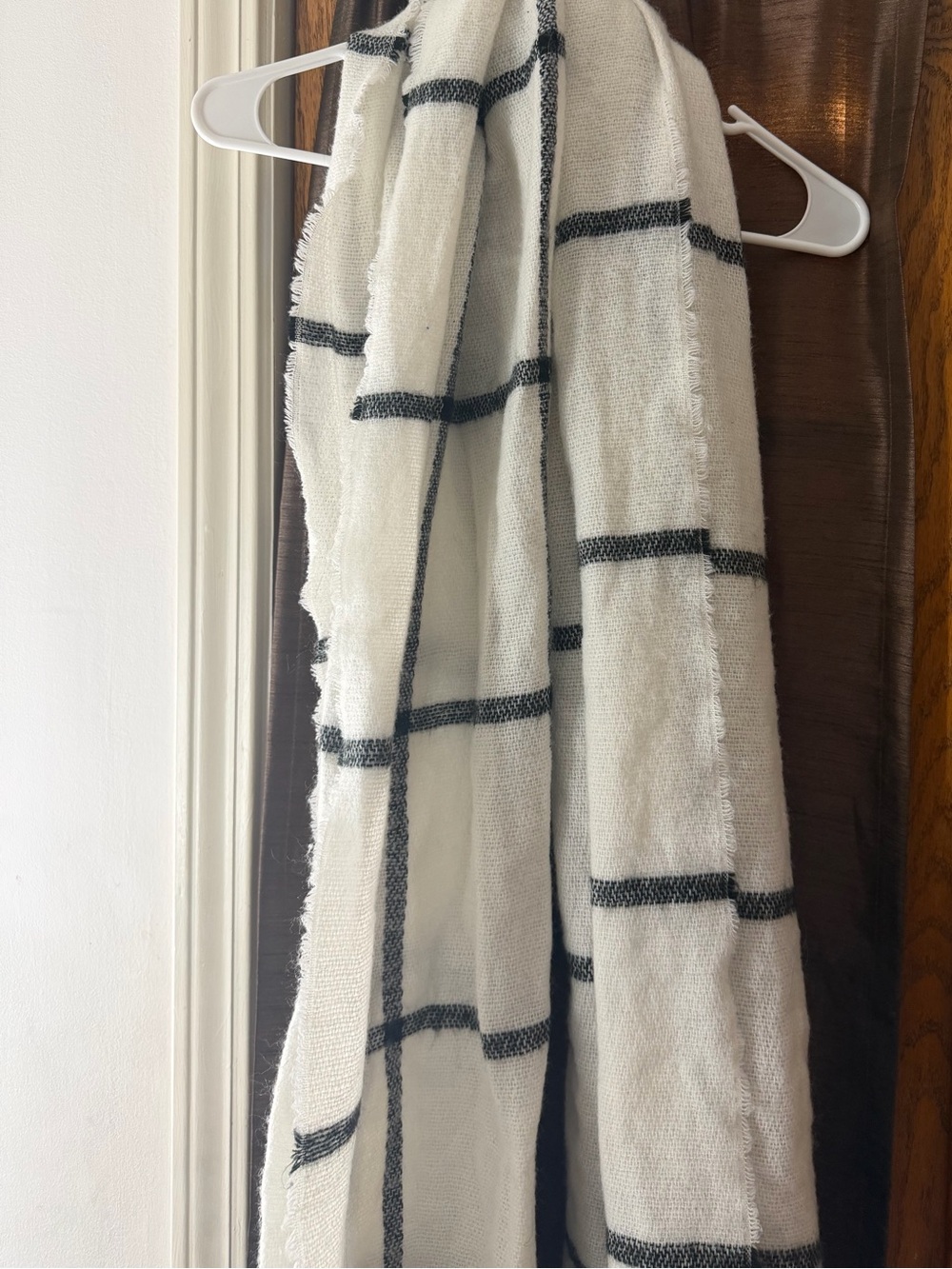 H&M White Scarf with Black Stripes - Picture 2 of 5